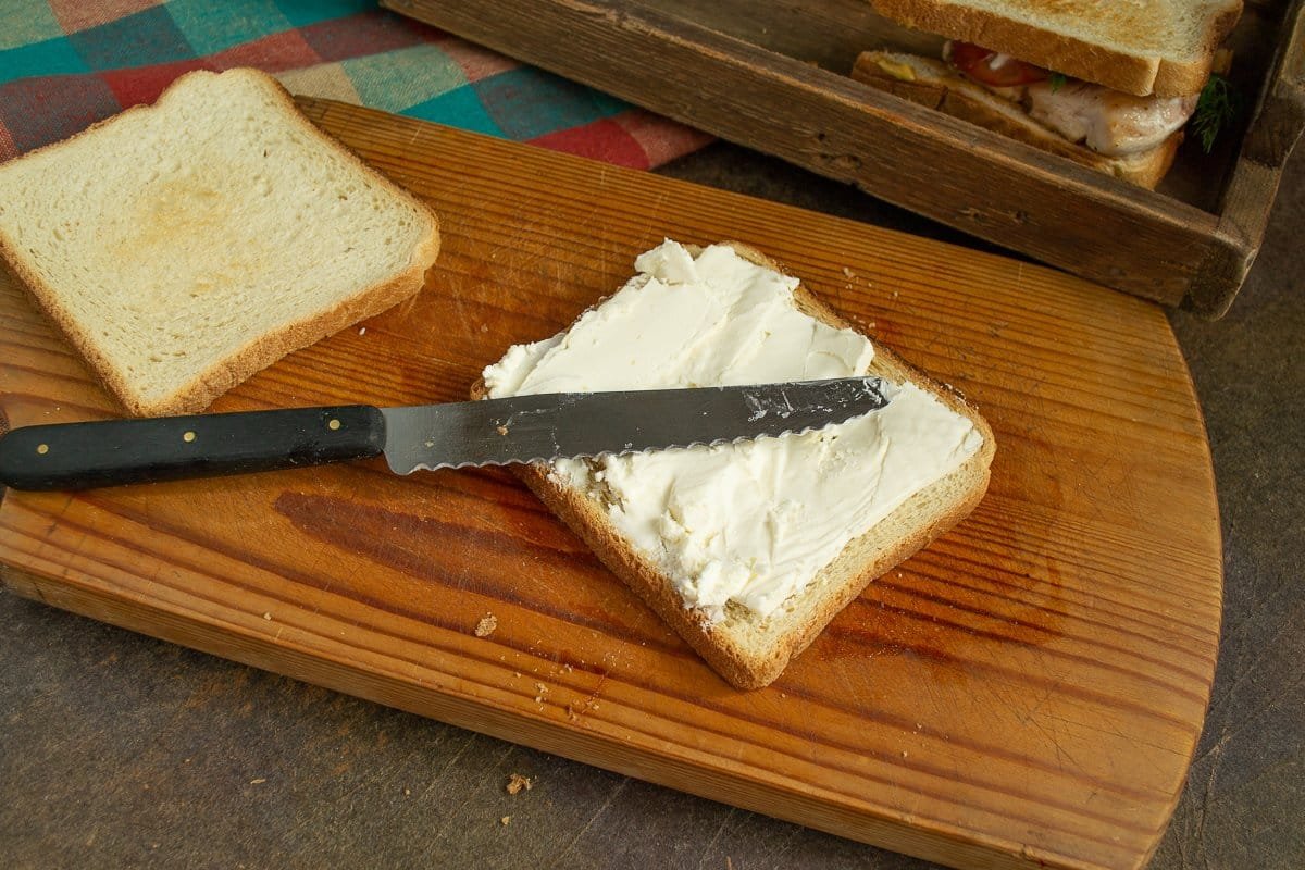 3 heerlijke sandwich: met komkommer, met kip, met kool en vlees. Stap -By -stap Recept met foto