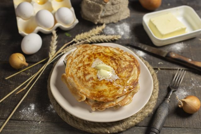 5 beste recepten voor pannenkoeken op SHROVETIDE. Step -By -Step -beschrijvingen en foto's van koken