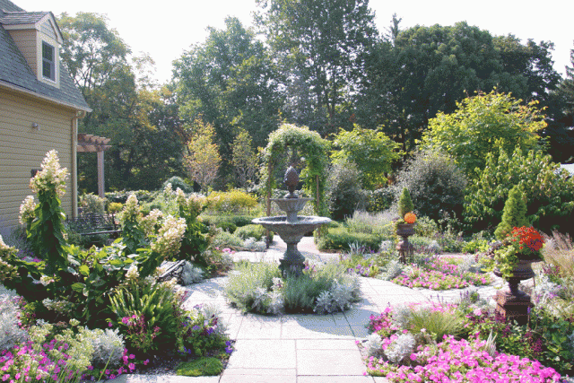 Barokke stijl in het ontwerp van de tuin. Foto