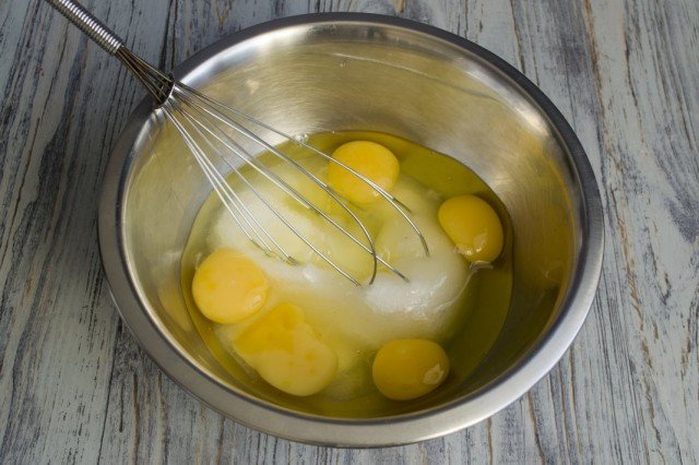 Koektaart met walnoten en zure room. Stap -By -stap Recept met foto