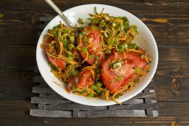 Snelle ingelegde tomaten in het Koreaans. Stap -By -stap Recept met foto