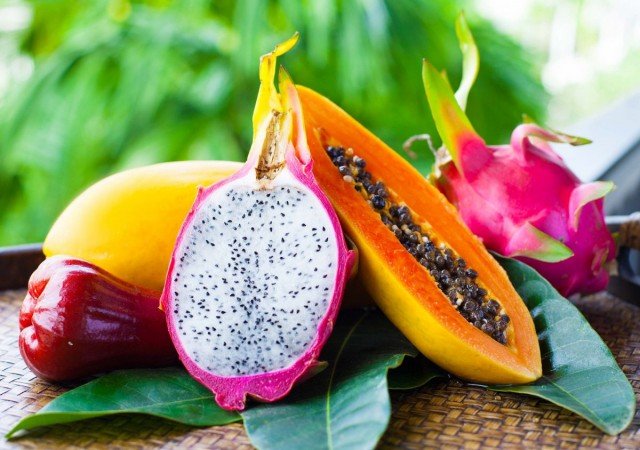 15 tropische vruchten die moeten worden geprobeerd