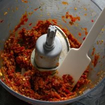 Adjika van gedroogde chili peper