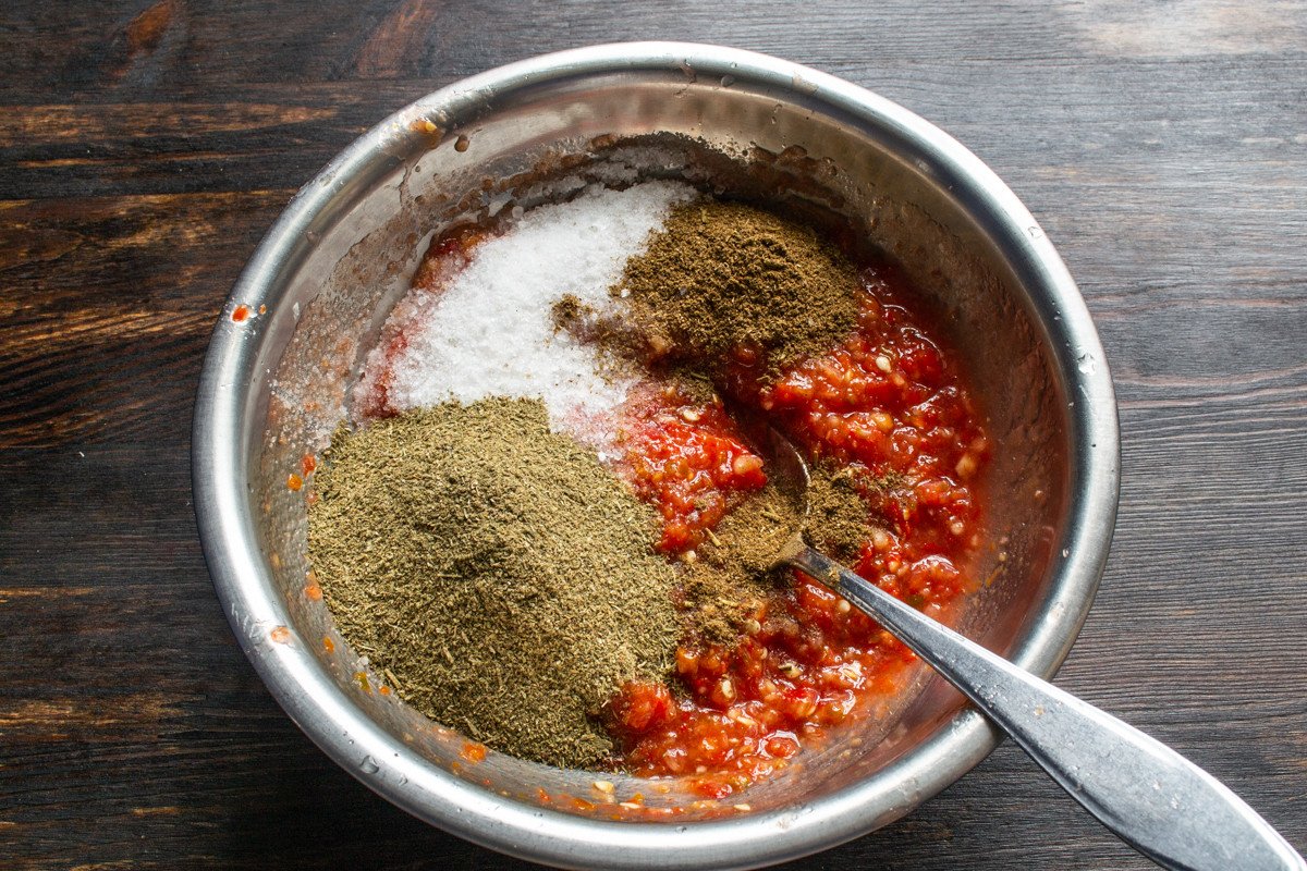 Ajika met tomaten zonder te koken. Stap -By -stap Recept met foto