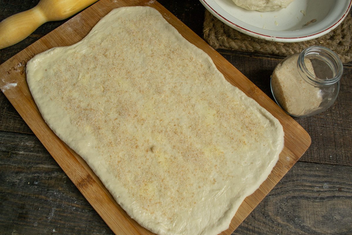 Geurige boterbroodjes met kaneel en suiker. Stap -By -stap Recept met foto