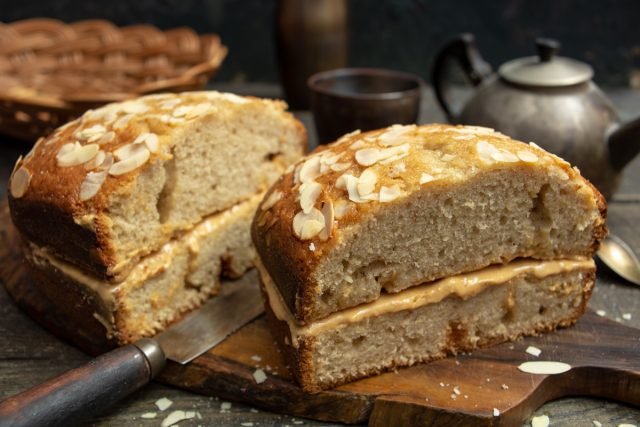 Giermakend bananenbrood met pinda's. Stap -By -stap Recept met foto