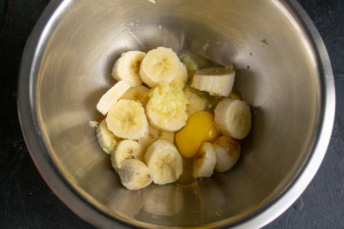 Giermakend bananenbrood met pinda's. Stap -By -stap Recept met foto