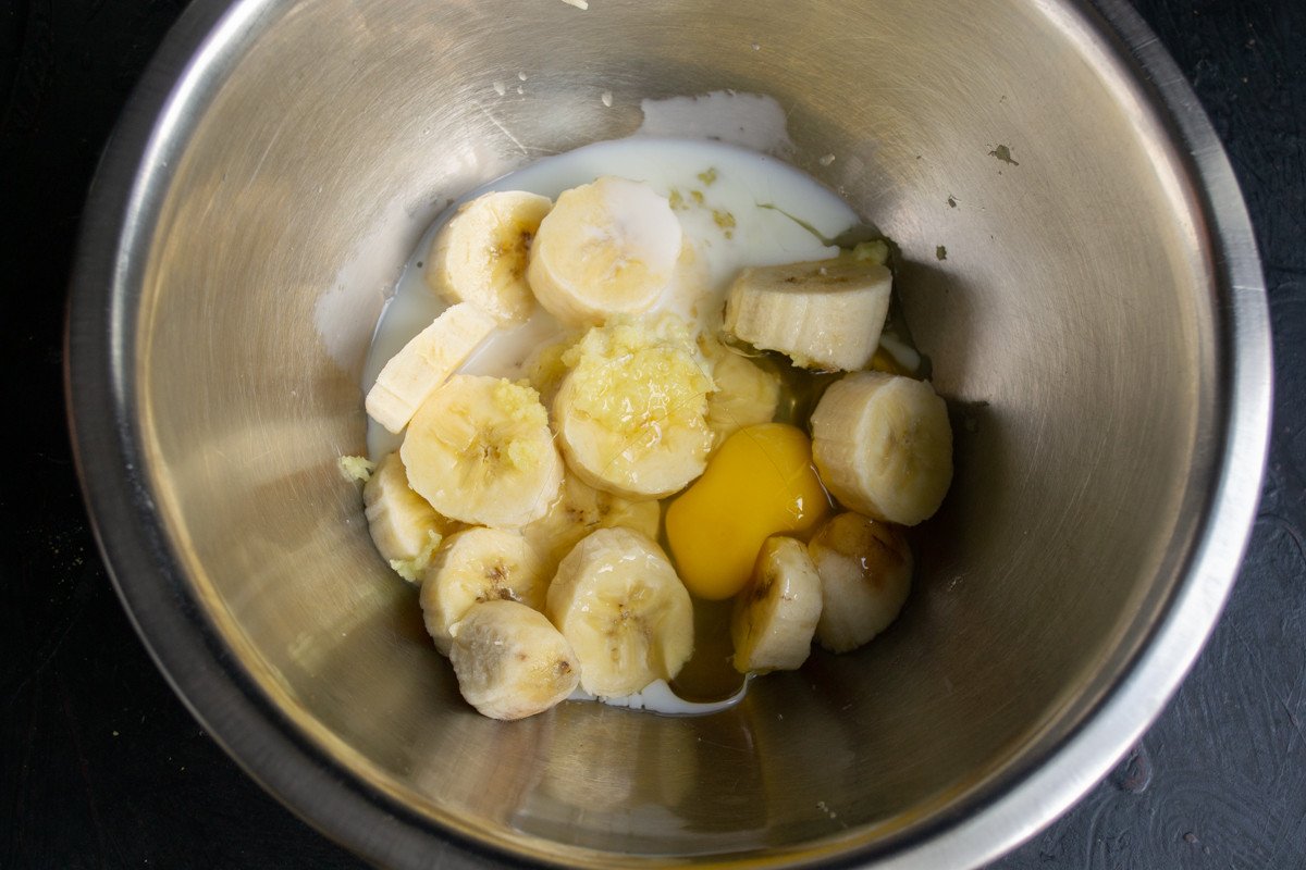 Giermakend bananenbrood met pinda's. Stap -By -stap Recept met foto