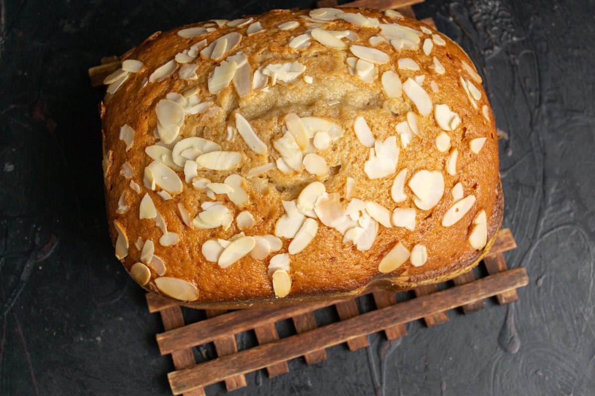 Giermakend bananenbrood met pinda's. Stap -By -stap Recept met foto