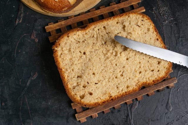 Giermakend bananenbrood met pinda's. Stap -By -stap Recept met foto