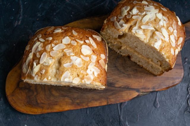 Giermakend bananenbrood met pinda's. Stap -By -stap Recept met foto