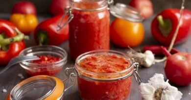 Geurige sauzen van Satsepa van tomaten met peper. Stap -By -stap Recept met foto