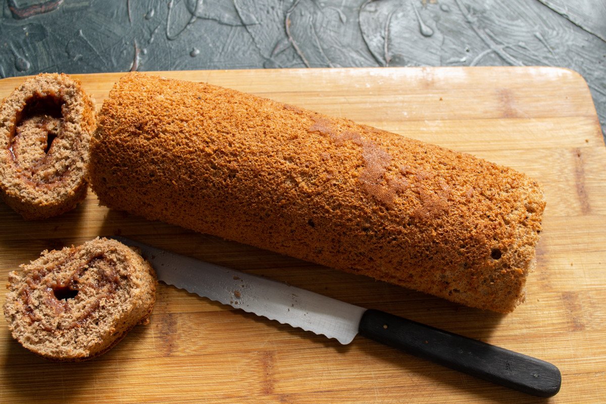 Koekrol met slagroom. Stap -By -stap Recept met foto