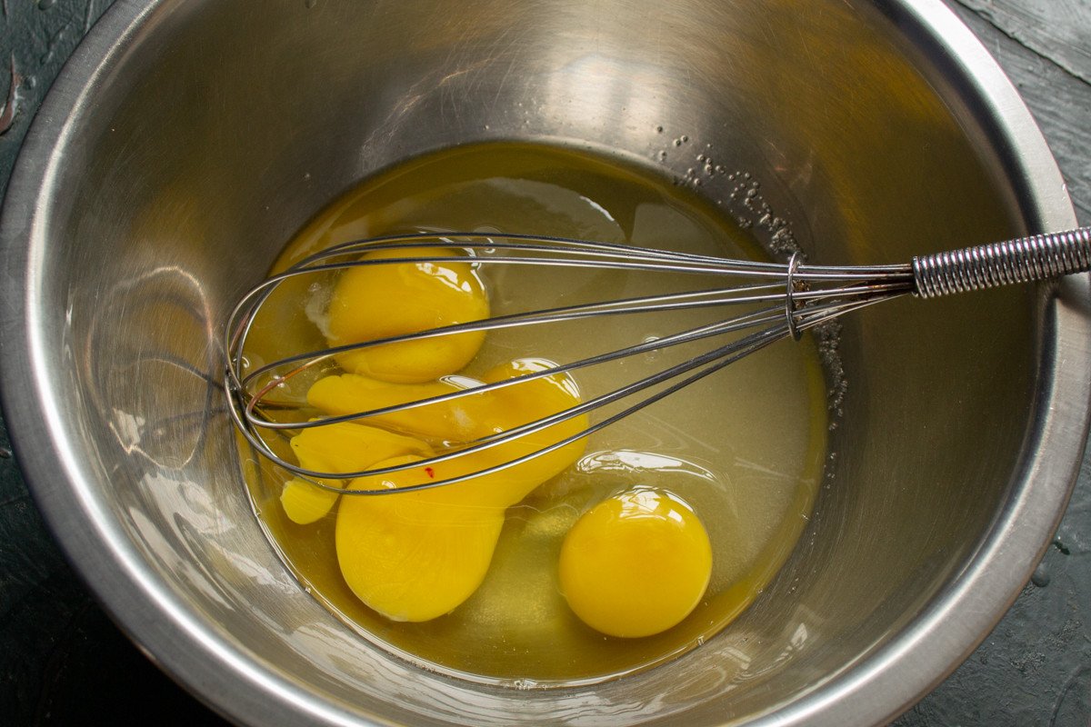 Koekrol met slagroom. Stap -By -stap Recept met foto