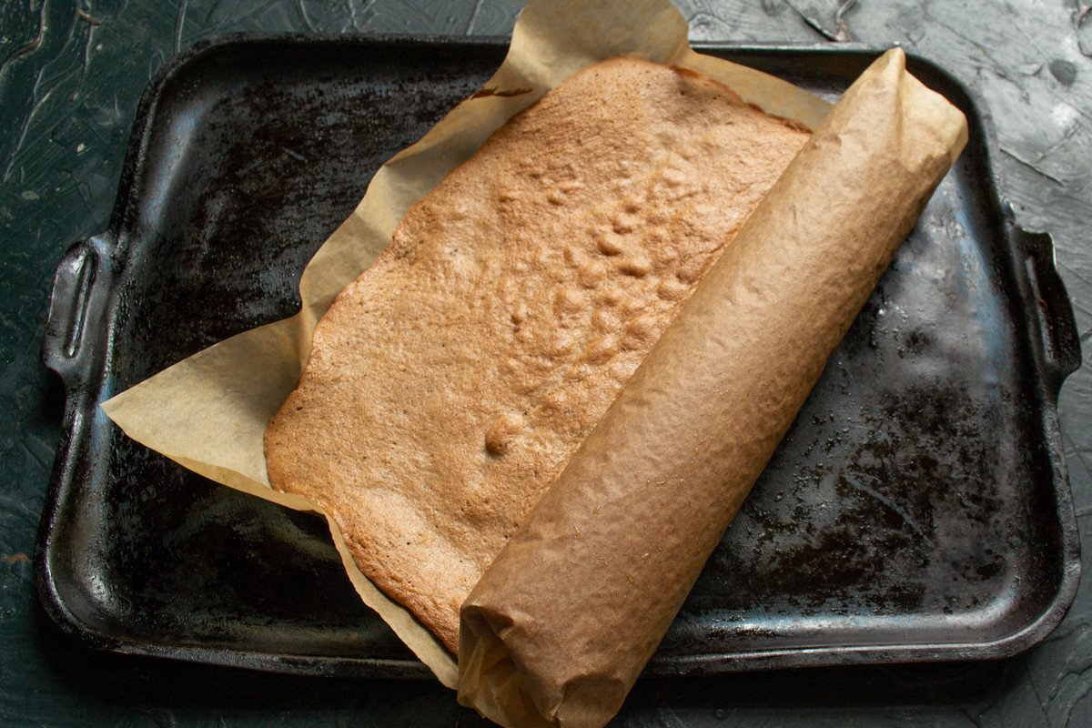 Koekrol met slagroom. Stap -By -stap Recept met foto