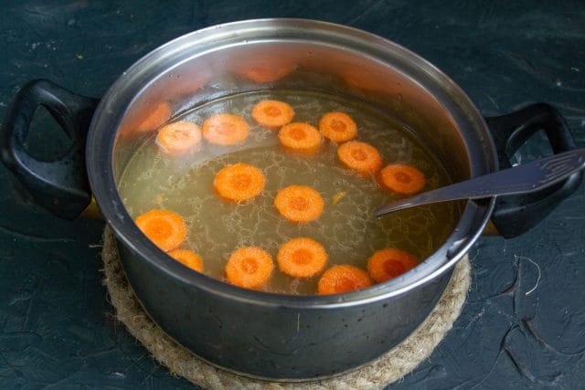 Borsch zonder kool is lekker en eenvoudig. Stap -By -stap Recept met foto