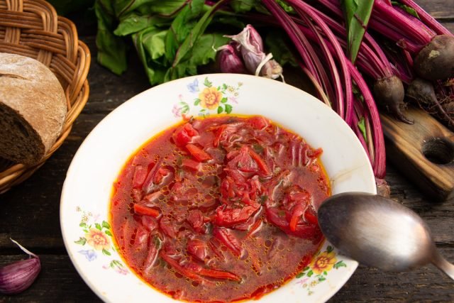 Borsch met kool, bieten en mosterd. Stap -By -stap Recept met foto