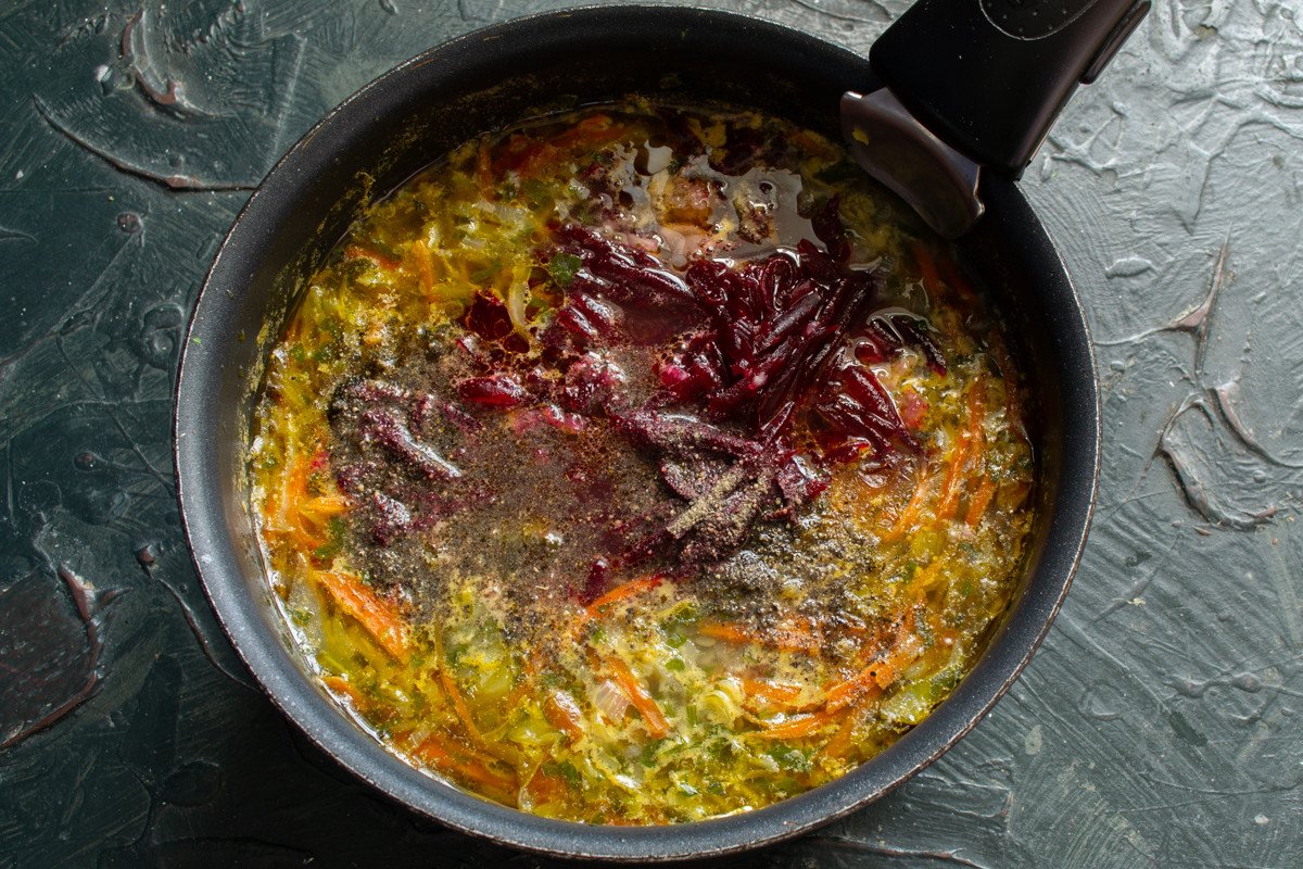 Borsch met kool, bieten en mosterd. Stap -By -stap Recept met foto