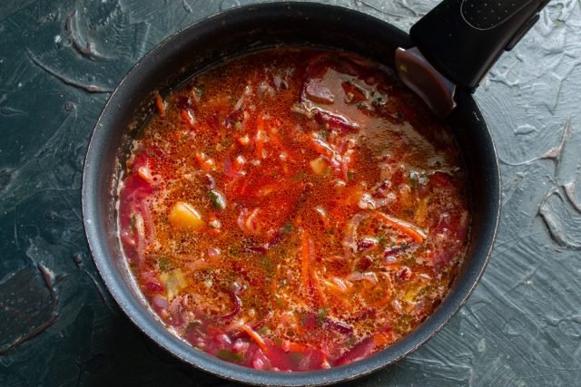 Borsch met kool, bieten en mosterd. Stap -By -stap Recept met foto