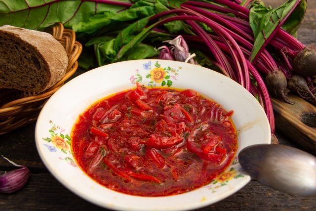 Borsch met kool, bieten en mosterd. Stap -By -stap Recept met foto