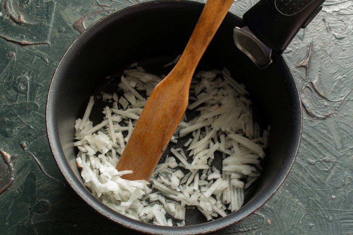 Borsch met kool, bieten en mosterd. Stap -By -stap Recept met foto