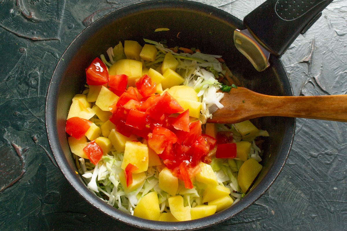 Borsch met kool, bieten en mosterd. Stap -By -stap Recept met foto