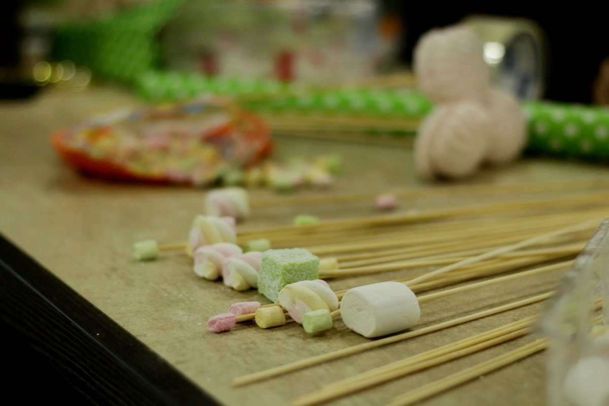 Een boeket van Marshmalllow en Marshmallows is een origineel en heerlijk geschenk. Masterclass met foto's