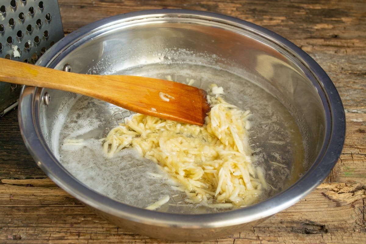 Snelle jam vitaminka van zomerbessen met een banaan. Stap -By -stap Recept met foto