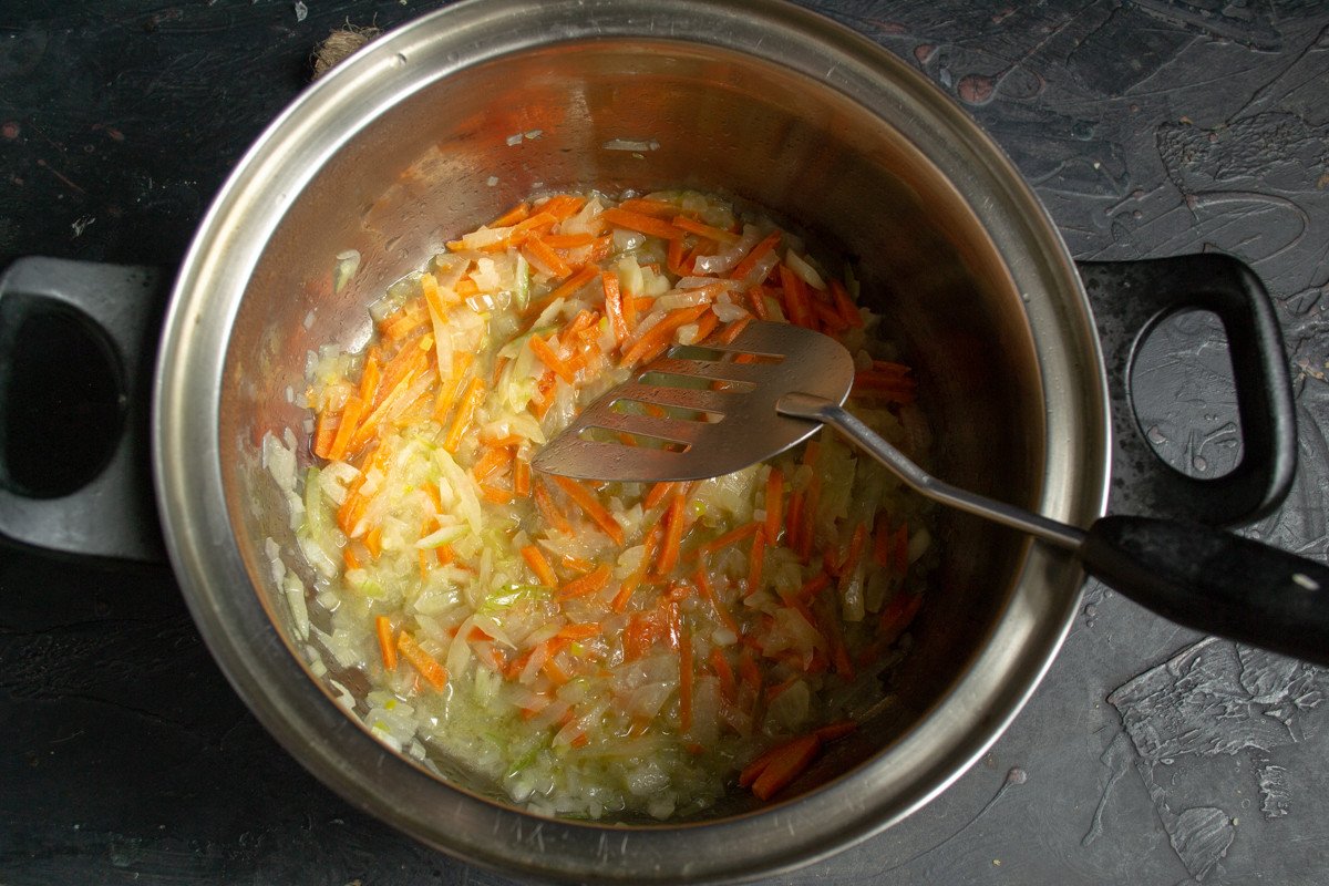 Snelle tomatensoep met kaas. Stap -By -stap Recept met foto