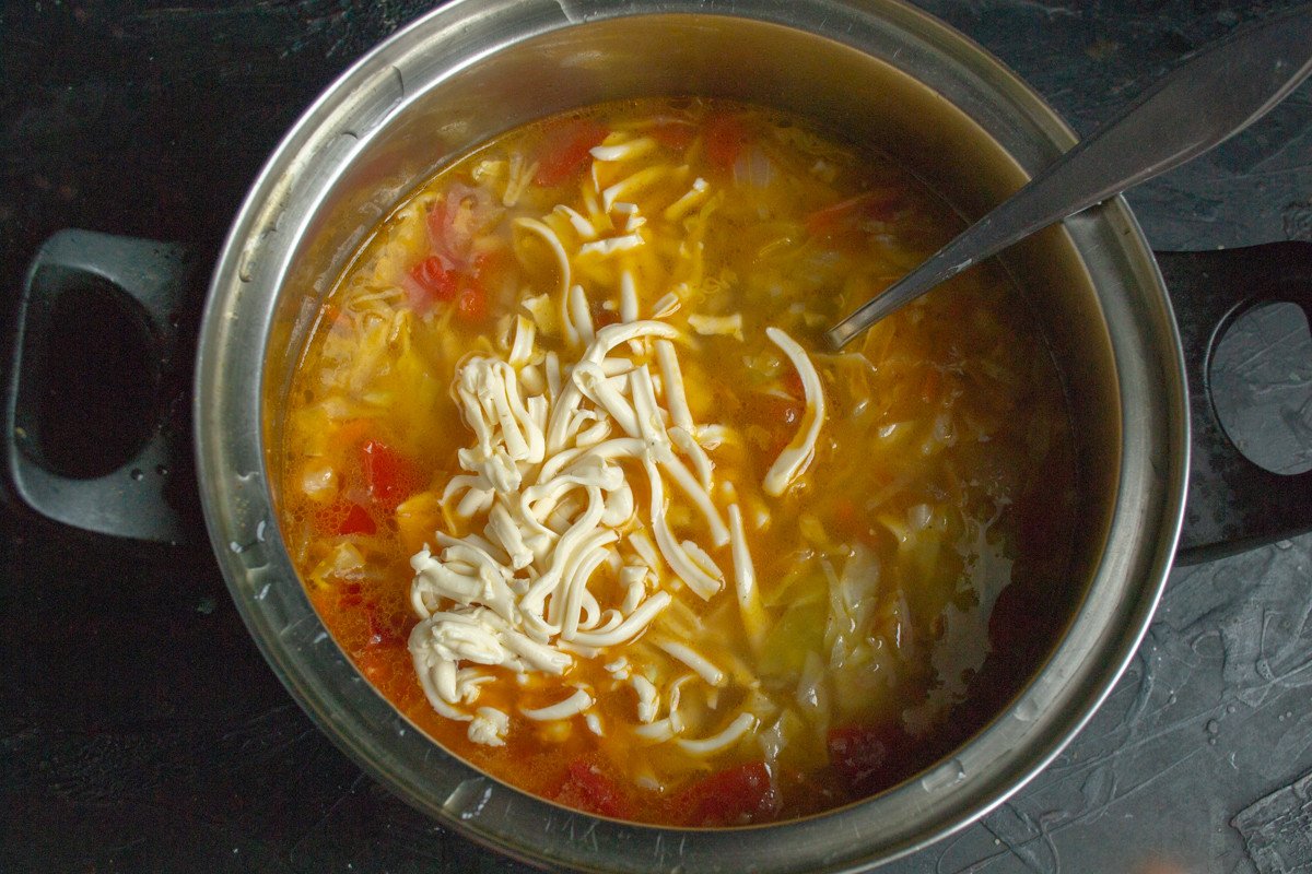 Snelle tomatensoep met kaas. Stap -By -stap Recept met foto