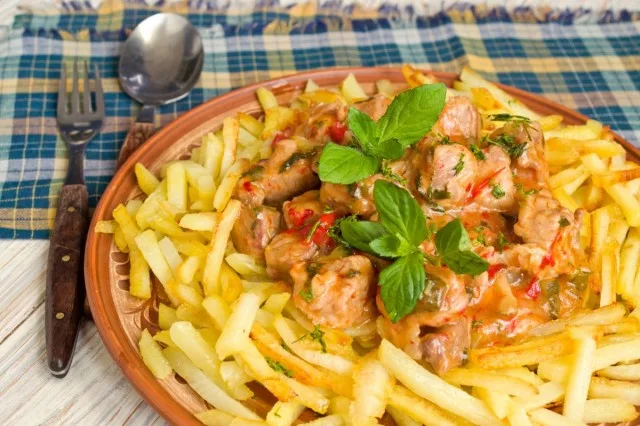 Azu in Tatar met zoute komkommers en aardappelen. Stap -By -stap Recept met foto, Kaleyard Azu in Tatar met zoute komkommers en aardappelen. Stap -By -stap Recept met foto
