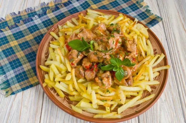Azu in Tatar met zoute komkommers en aardappelen. Stap -By -stap Recept met foto, Kaleyard Azu in Tatar met zoute komkommers en aardappelen. Stap -By -stap Recept met foto