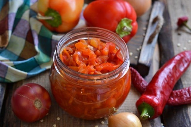 Lecho is in de Siberiër. Step -By -stap Recept gemaakt van peper voor zelfgemaakte conserven, Kaleyard Lecho is in de Siberiër. Step -By -stap Recept gemaakt van peper voor zelfgemaakte conserven