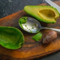 Eenvoudig en heerlijk ontbijt - gevulde avocado