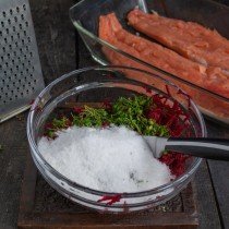 Scandinavian Fish Appetizer - Bietenwortel gravure