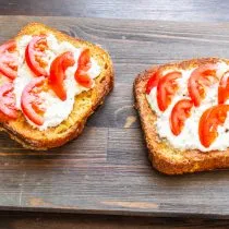 Hete sandwich met kaas en tomaten, Kaleyard Hete sandwich met kaas en tomaten