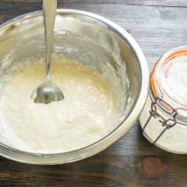 Districtsbrood op een zuurdesem in de oven