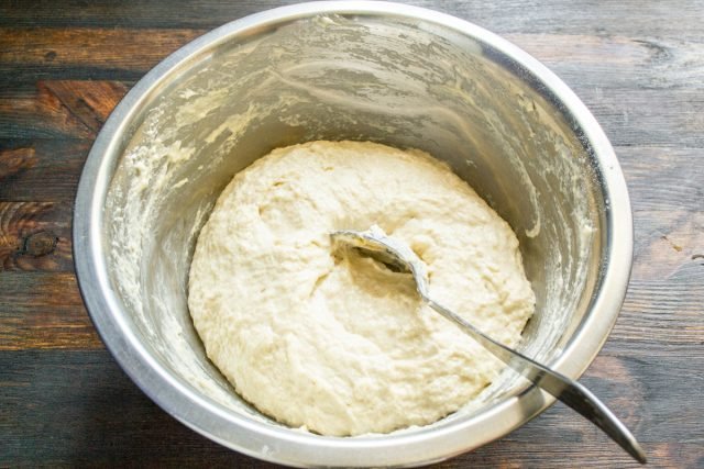 Districtsbrood op een zuurdesem in de oven