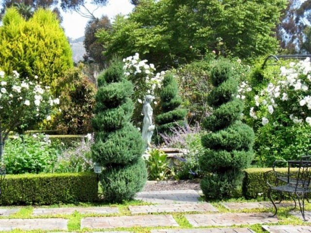 10 Basiscomponenten van de Franse tuin. Franse stijl van landschapsontwerp. Beschrijving, foto, Kaleyard 10 Basiscomponenten van de Franse tuin. Franse stijl van landschapsontwerp. Beschrijving, foto