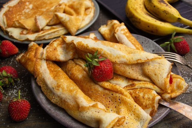 Openwork -pannenkoeken met fruitsalade, Kaleyard Openwork -pannenkoeken met fruitsalade