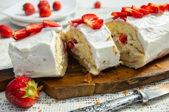 Biscuitrol met aardbeien en room, Kaleyard Biscuitrol met aardbeien en room